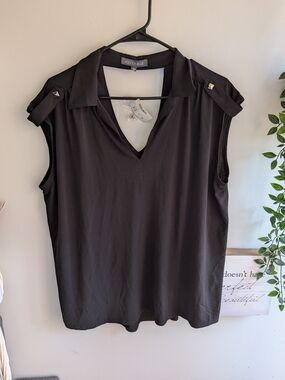BNWT Addition Elle Plus Size Black Sleeveless V-Neck Blouse